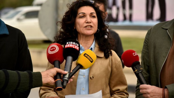 KTOEÖS, Başbakanlık ışıklarında eylem yaptı