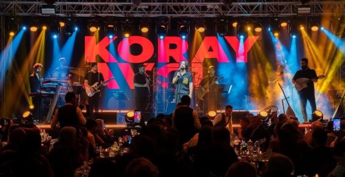 Les Ambassadeurs’ta Koray Avcı ile görkemli açılış