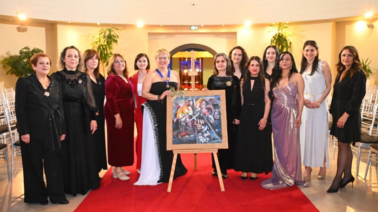 Abiye defilesinde barış mesajları