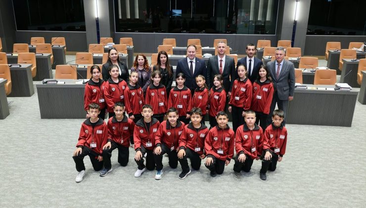 Öztürkler KKTC’yi temsil edecek Alayköy İlkokulu halk dansları ekibini kabul etti