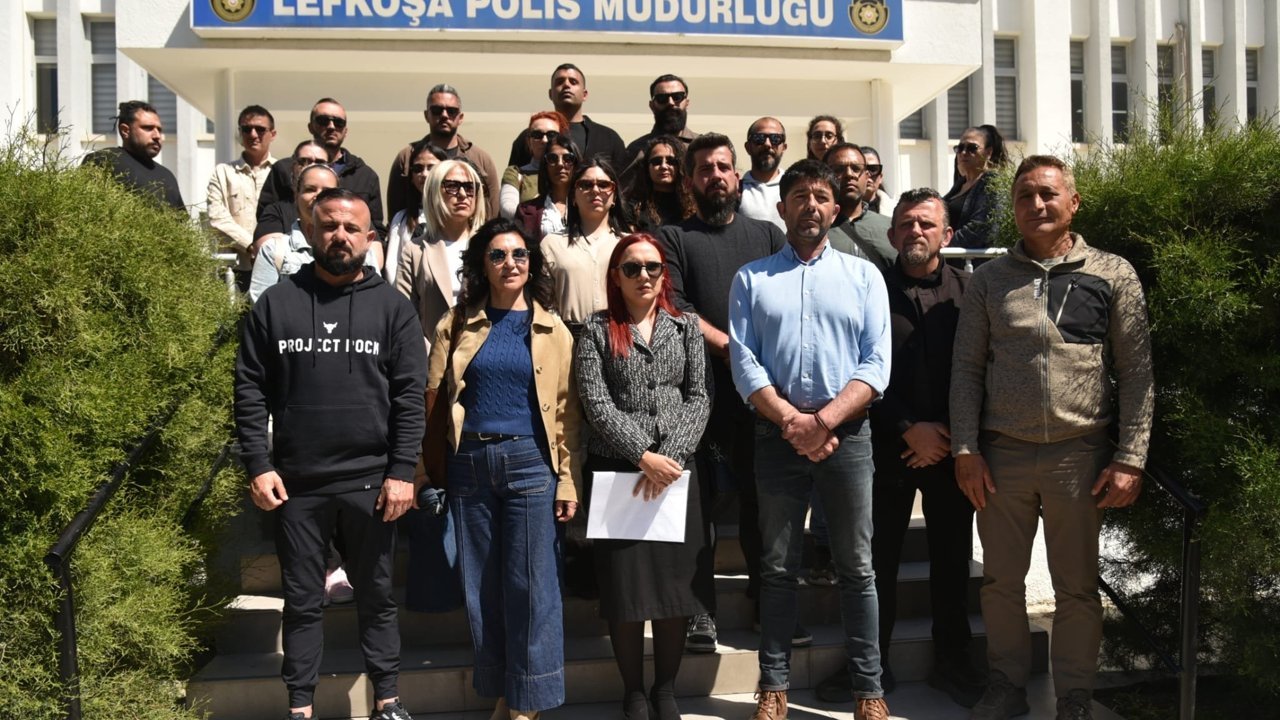 KTOEÖS Lefkoşa Polis Müdürlüğü önünde basın açıklaması yaptı