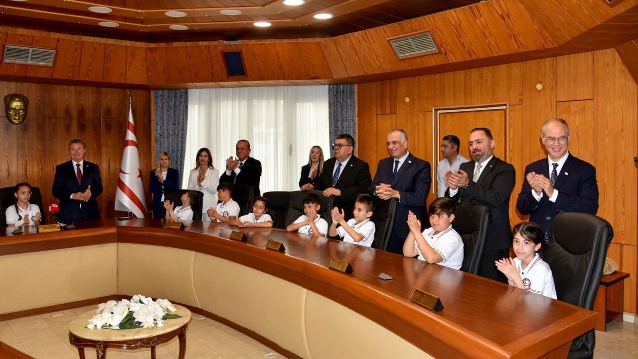 Kabineyi çocuklar devraldı