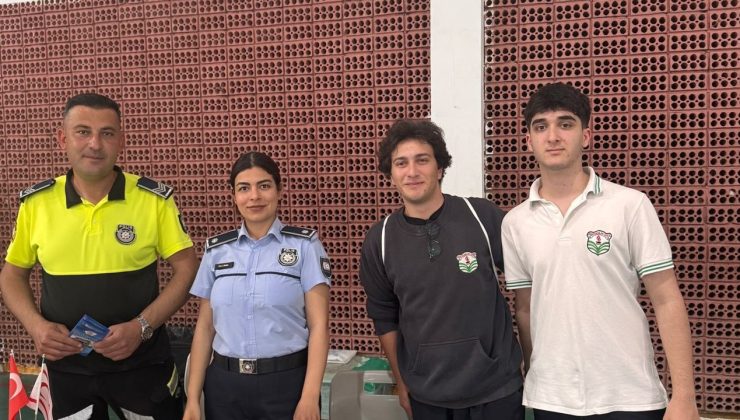 Girne Anafartalar Lisesi’ndeki kariyer gününde polis mesleği tanıtıldı