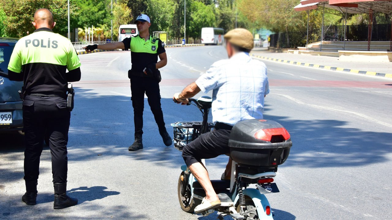 Polisten scooter kullanıcıları için önemli uyarılar