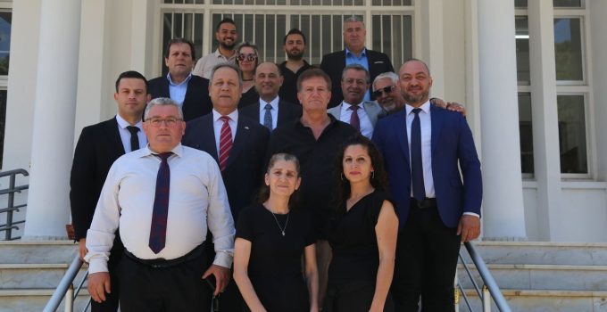 Arıklı, bakanlık personeli ile bayramlaştı