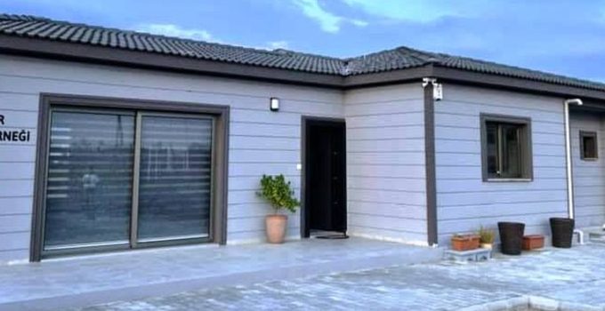 Engelliler Dayanışma Derneği’nden 170 çocuğa bayramlık kıyafet desteği