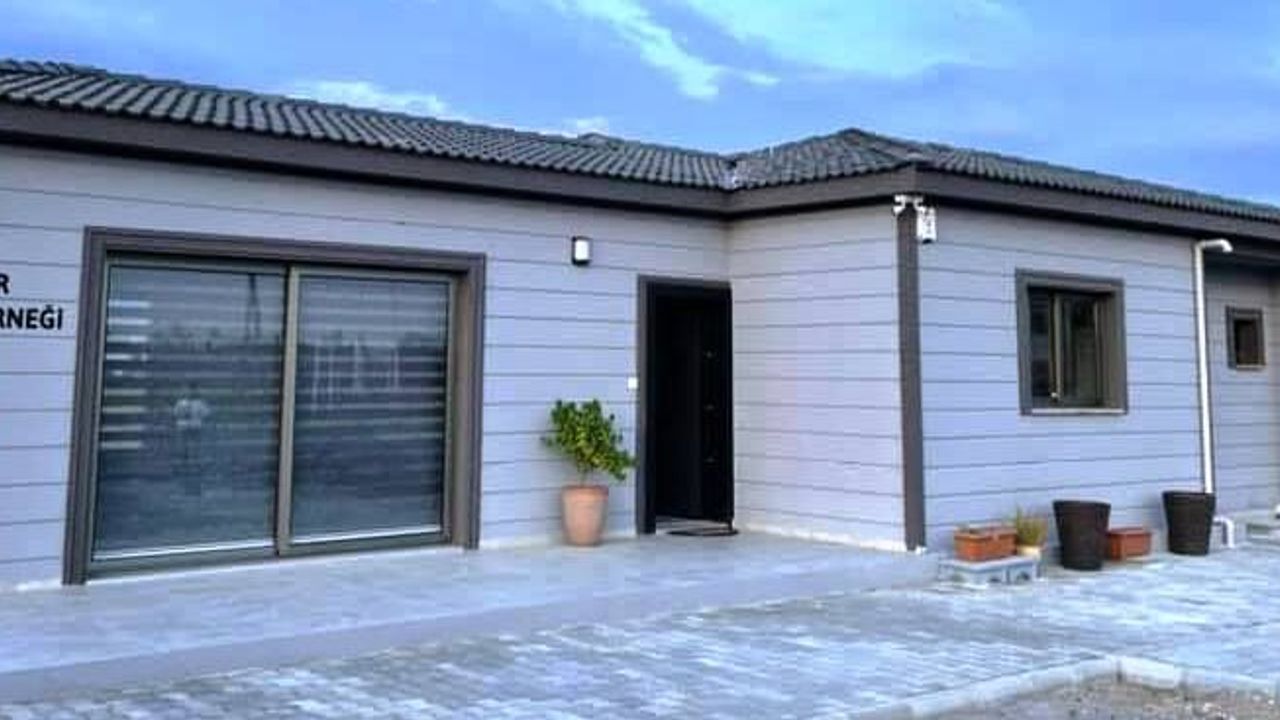 Engelliler Dayanışma Derneği’nden 170 çocuğa bayramlık kıyafet desteği