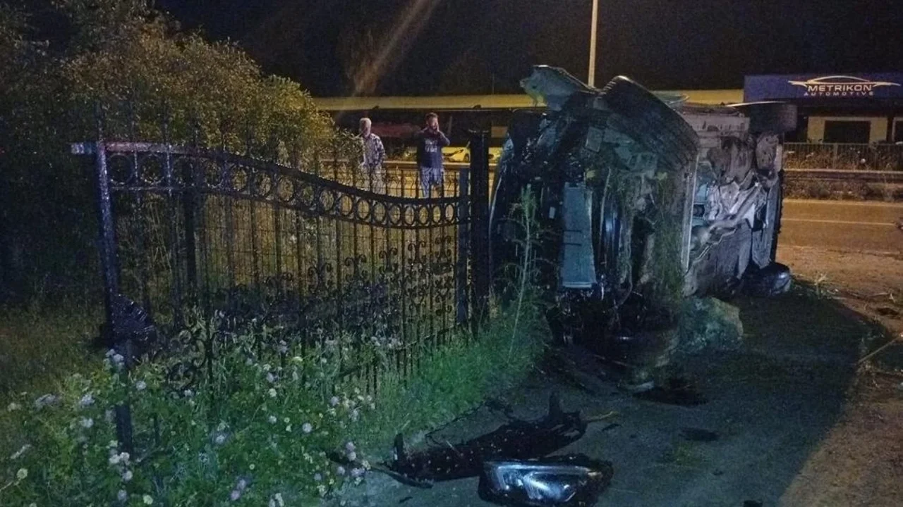 Alkollü sürücü, aracını devirdi