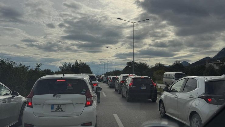 KKTC’de yolda giden araç sayısı 447 bin 592