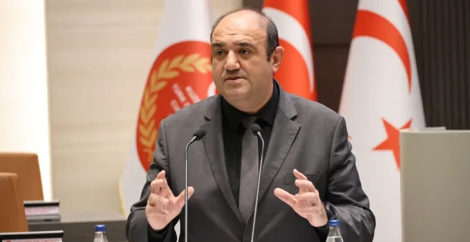 “Ülke yanıyor, hükümet müşavirlik peşinde”
